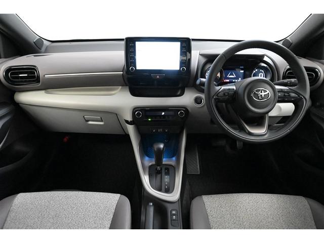 ヤリス Ｚ　サイドＳＲＳ　ＡＡＣ　バックモニタ　スマキー　横滑防止装置　地デジ　キーフリー　アルミ　ＬＥＤランプ　パワーウインドウ　定期点検記録簿　助手席エアバック　クルコン　エアバッグ　パワーステアリング（2枚目）