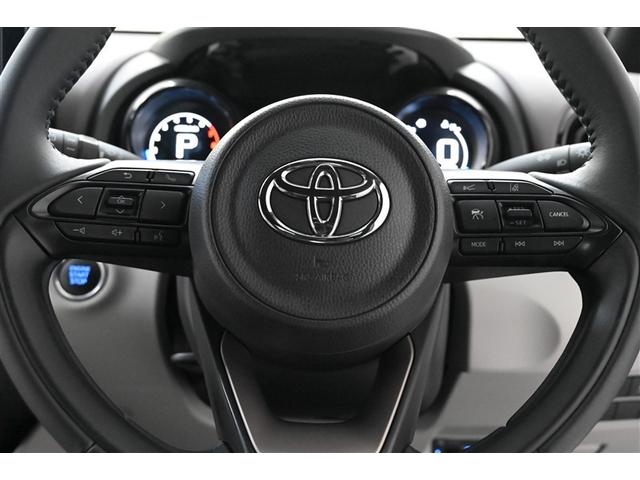 ヤリス Ｚ　サイドＳＲＳ　ＡＡＣ　バックモニタ　スマキー　横滑防止装置　地デジ　キーフリー　アルミ　ＬＥＤランプ　パワーウインドウ　定期点検記録簿　助手席エアバック　クルコン　エアバッグ　パワーステアリング（22枚目）