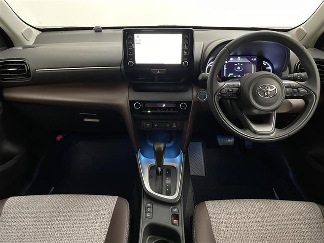 ヤリスクロス ハイブリッドＺ　ドライブレコーダ　インテリジェントキー　アルミホイル　ＬＥＤライト　リアカメラ　クルーズコントロール　整備記録簿　横滑り防止システム　ナビＴＶ　メモリーナビゲーション　電動シ－ト　パワステ　キーフリー（2枚目）