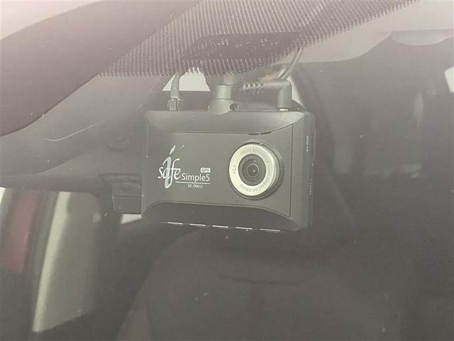 ヤリスクロス ハイブリッドＺ　ドライブレコーダ　インテリジェントキー　アルミホイル　ＬＥＤライト　リアカメラ　クルーズコントロール　整備記録簿　横滑り防止システム　ナビＴＶ　メモリーナビゲーション　電動シ－ト　パワステ　キーフリー（3枚目）