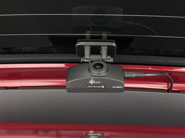 ヤリスクロス ハイブリッドＺ　ドライブレコーダ　インテリジェントキー　アルミホイル　ＬＥＤライト　リアカメラ　クルーズコントロール　整備記録簿　横滑り防止システム　ナビＴＶ　メモリーナビゲーション　電動シ－ト　パワステ　キーフリー（4枚目）