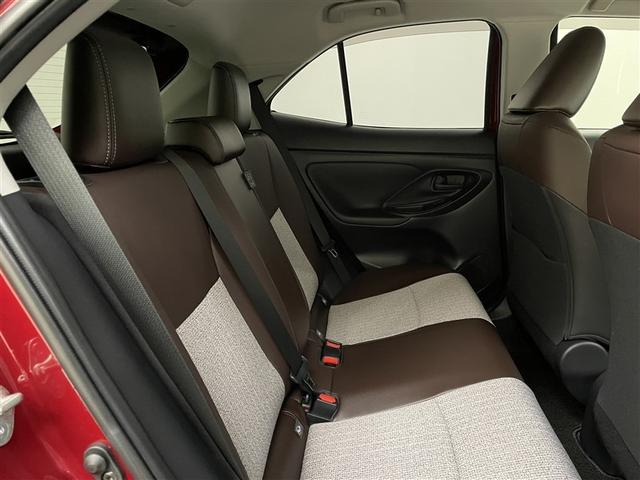 ヤリスクロス ハイブリッドＺ　ドライブレコーダ　インテリジェントキー　アルミホイル　ＬＥＤライト　リアカメラ　クルーズコントロール　整備記録簿　横滑り防止システム　ナビＴＶ　メモリーナビゲーション　電動シ－ト　パワステ　キーフリー（17枚目）