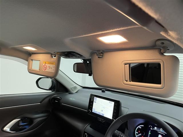 ヤリスクロス ハイブリッドＺ　ドライブレコーダ　インテリジェントキー　アルミホイル　ＬＥＤライト　リアカメラ　クルーズコントロール　整備記録簿　横滑り防止システム　ナビＴＶ　メモリーナビゲーション　電動シ－ト　パワステ　キーフリー（31枚目）