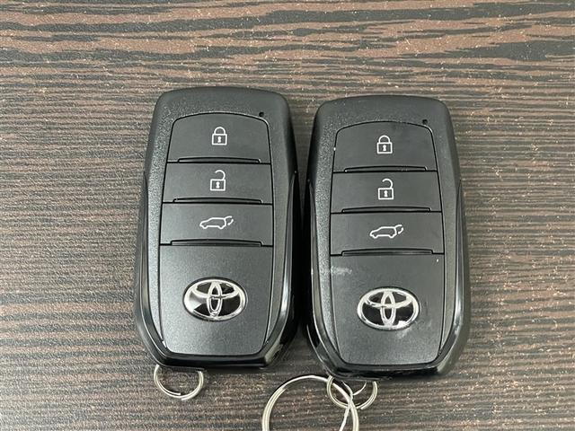 ヤリスクロス ハイブリッドＺ　ドライブレコーダ　インテリジェントキー　アルミホイル　ＬＥＤライト　リアカメラ　クルーズコントロール　整備記録簿　横滑り防止システム　ナビＴＶ　メモリーナビゲーション　電動シ－ト　パワステ　キーフリー（37枚目）