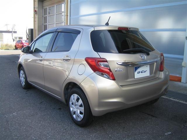 ヴィッツ Ｆ　キーレスリモコン　バックガイドモニター　デュアルエアバック　運転席エアバッグ　イモビライザー　ワンセグテレビ　パワーウインドウ　ＥＳＣ　パワステ　エアコン　メモリナビ　ＡＢＳ　スマ－トキ－　記録簿（4枚目）