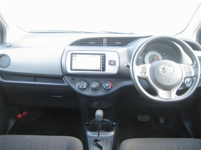 ヴィッツ Ｆ　キーレスリモコン　バックガイドモニター　デュアルエアバック　運転席エアバッグ　イモビライザー　ワンセグテレビ　パワーウインドウ　ＥＳＣ　パワステ　エアコン　メモリナビ　ＡＢＳ　スマ－トキ－　記録簿（5枚目）