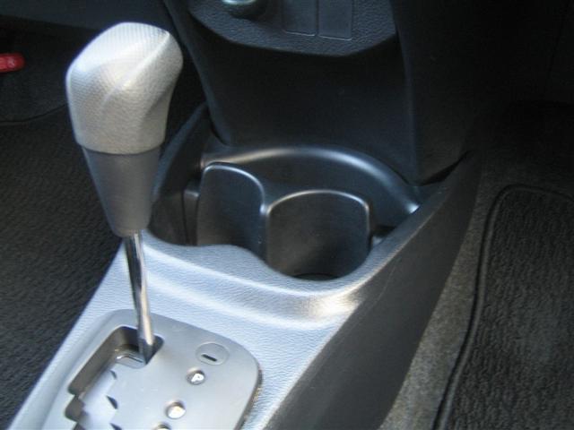 ヴィッツ Ｆ　キーレスリモコン　バックガイドモニター　デュアルエアバック　運転席エアバッグ　イモビライザー　ワンセグテレビ　パワーウインドウ　ＥＳＣ　パワステ　エアコン　メモリナビ　ＡＢＳ　スマ－トキ－　記録簿（16枚目）