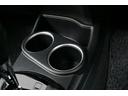 ■フロントコンソールトレイ（カップホルダー２個付）　装備