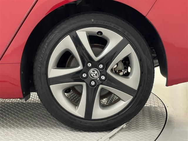 プリウス Ｓツーリングセレクション　エアバック　地デジ　Ｂモニ　定期点検記録簿　ＬＥＤヘッド　イモビ　オートクルーズ　横滑り防止　サイドエアバック　ドラレコ付き　ＤＶＤ再生可　ＥＴＣ　スマートキー　メモリ－ナビ　助手席エアバック　ＡＢＳ（4枚目）