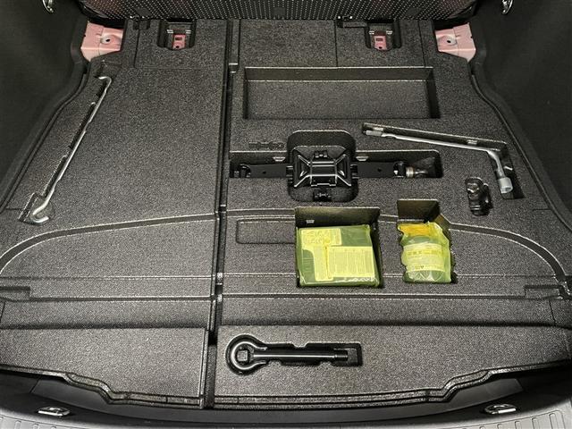 プリウス Ｓツーリングセレクション　エアバック　地デジ　Ｂモニ　定期点検記録簿　ＬＥＤヘッド　イモビ　オートクルーズ　横滑り防止　サイドエアバック　ドラレコ付き　ＤＶＤ再生可　ＥＴＣ　スマートキー　メモリ－ナビ　助手席エアバック　ＡＢＳ（36枚目）