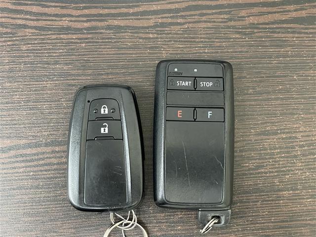 プリウス Ｓツーリングセレクション　エアバック　地デジ　Ｂモニ　定期点検記録簿　ＬＥＤヘッド　イモビ　オートクルーズ　横滑り防止　サイドエアバック　ドラレコ付き　ＤＶＤ再生可　ＥＴＣ　スマートキー　メモリ－ナビ　助手席エアバック　ＡＢＳ（38枚目）