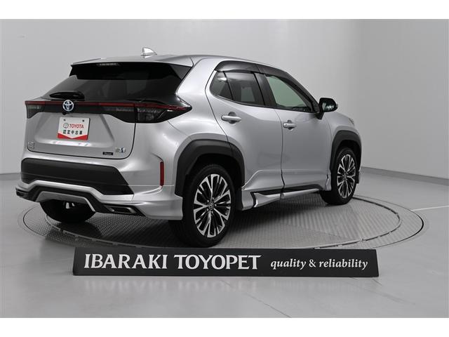 ヤリスクロス ハイブリッドZ ドライブレコーダ インテリジェントキー アルミホイル LEDライト リアカメラ クルーズコントロール 整備記録簿 横滑り防止システム ナビTV メモリーナビゲーション 電動シ-ト パワステ キーフリー(3枚目)