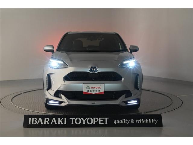 ヤリスクロス ハイブリッドZ ドライブレコーダ インテリジェントキー アルミホイル LEDライト リアカメラ クルーズコントロール 整備記録簿 横滑り防止システム ナビTV メモリーナビゲーション 電動シ-ト パワステ キーフリー(4枚目)