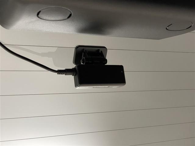 シエンタ ファンベースＧ　グランパー　ＴＳＳ　Ａストップ　Ｂモニタ　ＬＥＤヘッド　横滑り防止　両側電動スライドドア　スマートキー　キーレス　記録簿　ＥＴＣ　ドライブレコーダー　オートエアコン　メモリーナビ　イモビライザー　エアバッグ（5枚目）