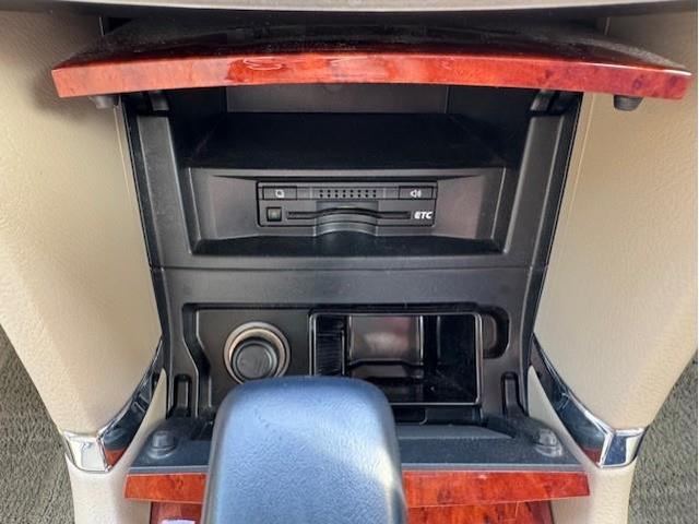 プレミオ １．８Ｘ　ミュージックプレイヤー接続可　ワンセグＴＶ　ＥＴＣ車載器　エアバッグ　キーレスエントリー　記録簿　メモリーナビ　ナビ＆ＴＶ　バックモニター　パワーステアリング　パワーウィンドウ　ＡＢＳ（16枚目）