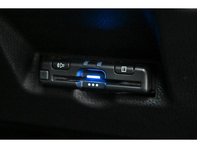ヤリス Ｘ　追突防止装置　ドラレコ　ＶＳＣ　スマートキー＆プッシュスタート　イモビライザー　寒冷地仕様　Ｂカメラ　マニュアルエアコン　ＥＴＣ付　Ａクルコン　４ＷＤ　パワーウインドウ　ＡＢＳ　キーレス　エアバッグ（11枚目）