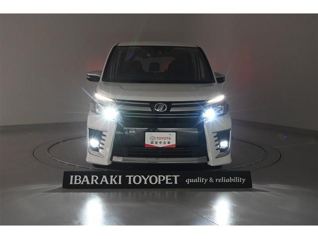 ヴォクシー ZS 煌II スマートキー・プッシュスタート バックガイドモニター セキュリティアラーム 両側パワスラドア ETC車載器 地デジテレビ 記録簿付き VSC LEDライト 助手席エアバック キーレスエントリー AC(4枚目)