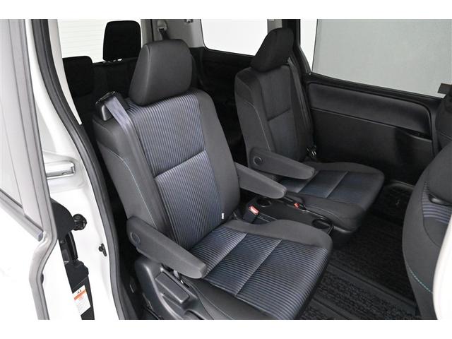 ヴォクシー ZS 煌II スマートキー・プッシュスタート バックガイドモニター セキュリティアラーム 両側パワスラドア ETC車載器 地デジテレビ 記録簿付き VSC LEDライト 助手席エアバック キーレスエントリー AC(13枚目)