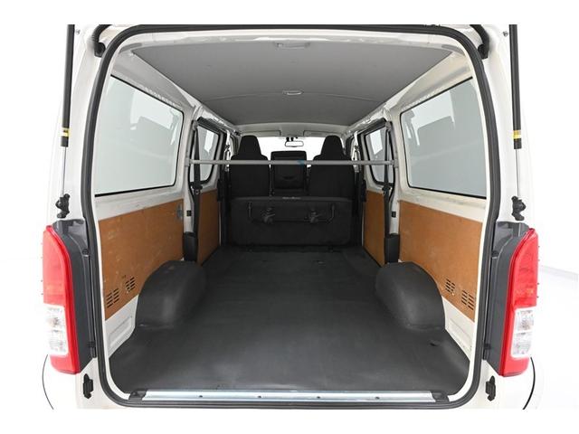 ハイエースバン ＤＸ　ＧＬパッケージ　Ｂカメラ　ＬＥＤ　リモコンキー　横滑り防止　オートエアコン　パワーウィンドウ　エアバッグ　ＡＣ１００Ｖ　ＡＵＸ入力　パワステ　盗難防止装置　ＡＢＳ　メンテナンスノート　ＥＴＣ　ドラレコ　アルミホイール（21枚目）