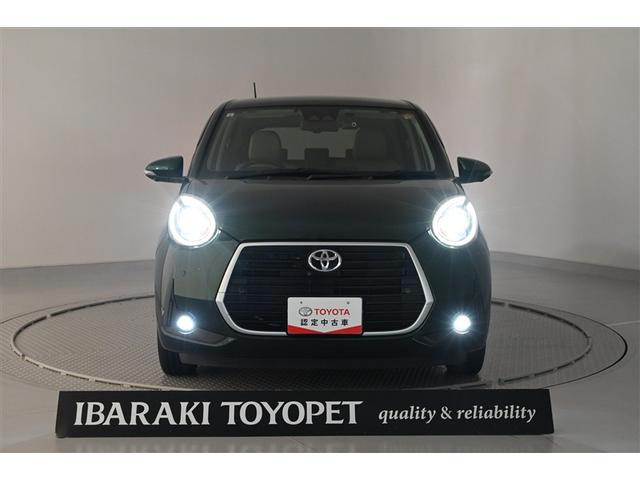 パッソ モーダ　チャーム　地デジＴＶ　スマートキープッシュスタート　フルオートエアコン　ＬＥＤヘッドライト　ＡＵＸ　バックモニター　メモリナビ　ナビＴＶ　横滑り防止機能　エアバック　ＥＴＣ　ＡＢＳ　助手席エアバッグ　ＤＶＤ（4枚目）