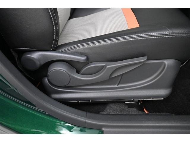 パッソ モーダ　チャーム　地デジＴＶ　スマートキープッシュスタート　フルオートエアコン　ＬＥＤヘッドライト　ＡＵＸ　バックモニター　メモリナビ　ナビＴＶ　横滑り防止機能　エアバック　ＥＴＣ　ＡＢＳ　助手席エアバッグ　ＤＶＤ（12枚目）