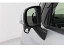 ◇助手席側ドアミラーには下部を映し出す『補助ミラー』が付いており、左折時に役立ちます。