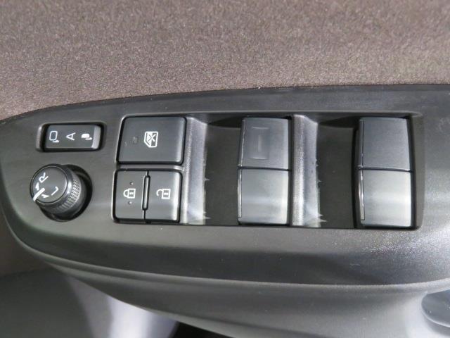 ヤリスクロス Ｚ　衝突被害軽減システム　バックカメラ　ＥＴＣ　ミュージックプレイヤー接続可　電動シート　オートクルーズコントロール　ＬＥＤヘッドランプ　スマートキー　キーレス　ワンオーナー（16枚目）