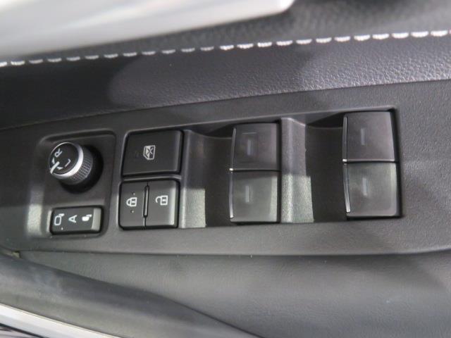 カローラスポーツ ハイブリッドＧ　Ｚ　衝突被害軽減システム　フルセグ　バックカメラ　ＥＴＣ　ミュージックプレイヤー接続可　オートクルーズコントロール　ＬＥＤヘッドランプ　スマートキー　キーレス　ハイブリッド　ワンオーナー（15枚目）