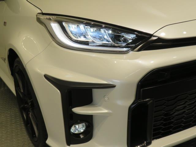 ＧＲヤリス ＲＺ　ハイパフォーマンス　６速マニュアル　衝突被害軽減システム　バックカメラ　ＥＴＣ　ハーフレザー　オートクルーズコントロール　ＬＥＤヘッドランプ　スマートキー　キーレス　４ＷＤ　ワンオーナー（8枚目）