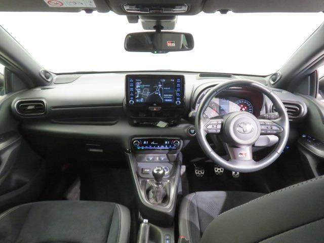 ＧＲヤリス ＲＺ　ハイパフォーマンス　６速マニュアル　衝突被害軽減システム　バックカメラ　ＥＴＣ　ハーフレザー　オートクルーズコントロール　ＬＥＤヘッドランプ　スマートキー　キーレス　４ＷＤ　ワンオーナー（18枚目）