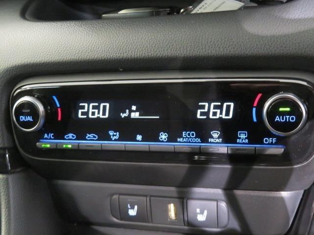 ＧＲヤリス ＲＺ　ハイパフォーマンス　６速マニュアル　衝突被害軽減システム　バックカメラ　ＥＴＣ　ハーフレザー　オートクルーズコントロール　ＬＥＤヘッドランプ　スマートキー　キーレス　４ＷＤ　ワンオーナー（29枚目）