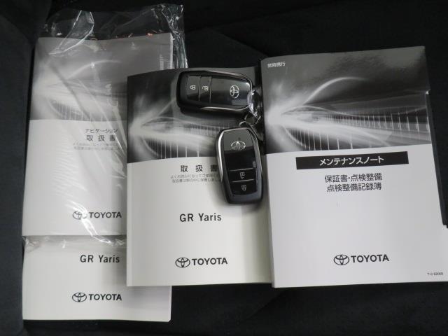 ＧＲヤリス ＲＺ　ハイパフォーマンス　６速マニュアル　衝突被害軽減システム　バックカメラ　ＥＴＣ　ハーフレザー　オートクルーズコントロール　ＬＥＤヘッドランプ　スマートキー　キーレス　４ＷＤ　ワンオーナー（40枚目）