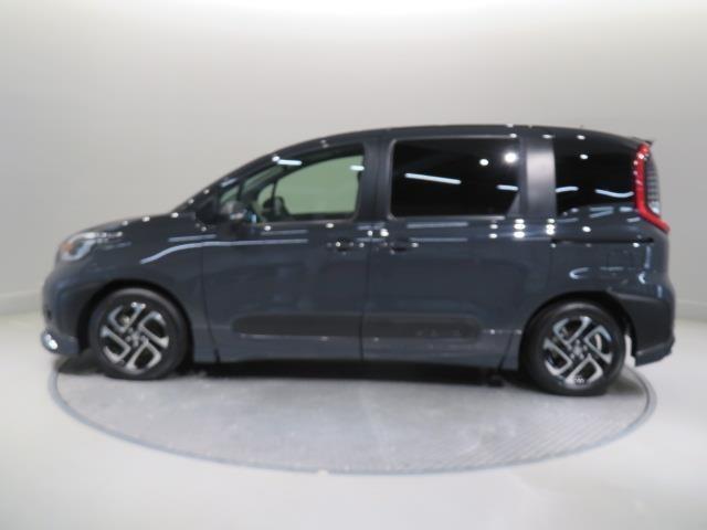 シエンタ ハイブリッドZ 衝突被害軽減システム バックカメラ ETC ミュージックプレイヤー接続可 オートクルーズコントロール LEDヘッドランプ 両側電動スライド 乗車定員7人 3列シート スマートキー キーレス(5枚目)