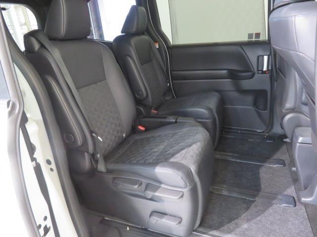 ヴォクシー ハイブリッドS-Z 衝突被害軽減システム バックカメラ ETC ドラレコ ミュージックプレイヤー接続可 オートクルーズコントロール LEDヘッドランプ 両側電動スライド 乗車定員7人 3列シート スマートキー キーレス(12枚目)