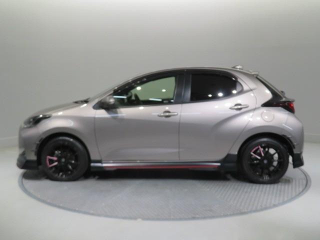 ヤリス Ｘ　６速マニュアル　衝突被害軽減システム　バックカメラ　ＥＴＣ　ドラレコ　ミュージックプレイヤー接続可　ＬＥＤヘッドランプ　キーレス　ワンオーナー（5枚目）