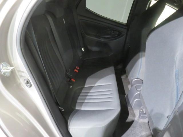 ヤリス Ｘ　６速マニュアル　衝突被害軽減システム　バックカメラ　ＥＴＣ　ドラレコ　ミュージックプレイヤー接続可　ＬＥＤヘッドランプ　キーレス　ワンオーナー（14枚目）