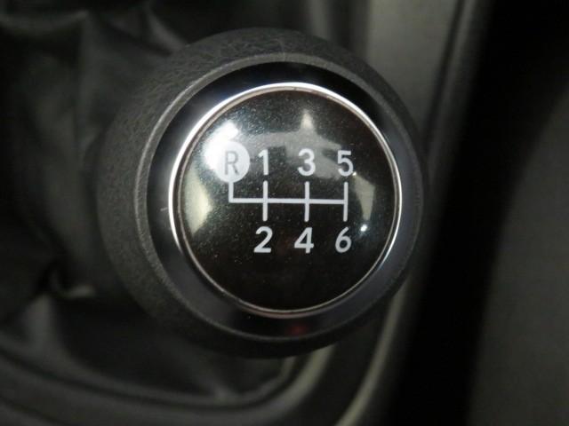 ヤリス Ｘ　６速マニュアル　衝突被害軽減システム　バックカメラ　ＥＴＣ　ドラレコ　ミュージックプレイヤー接続可　ＬＥＤヘッドランプ　キーレス　ワンオーナー（29枚目）