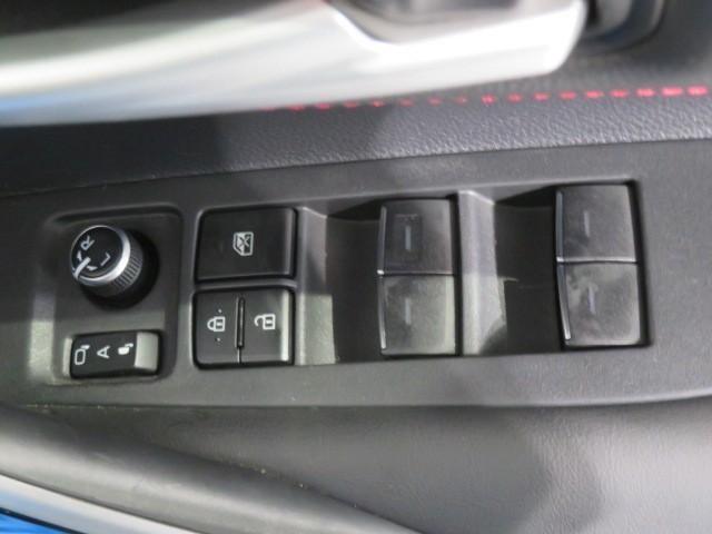 カローラスポーツ Ｇ　Ｚ　６速マニュアル　衝突被害軽減システム　メモリーナビ　フルセグ　バックカメラ　ＥＴＣ　ミュージックプレイヤー接続可　オートクルーズコントロール　ＬＥＤヘッドランプ　スマートキー　キーレス（15枚目）