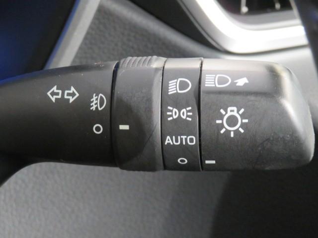 カローラスポーツ Ｇ　Ｚ　６速マニュアル　衝突被害軽減システム　メモリーナビ　フルセグ　バックカメラ　ＥＴＣ　ミュージックプレイヤー接続可　オートクルーズコントロール　ＬＥＤヘッドランプ　スマートキー　キーレス（25枚目）