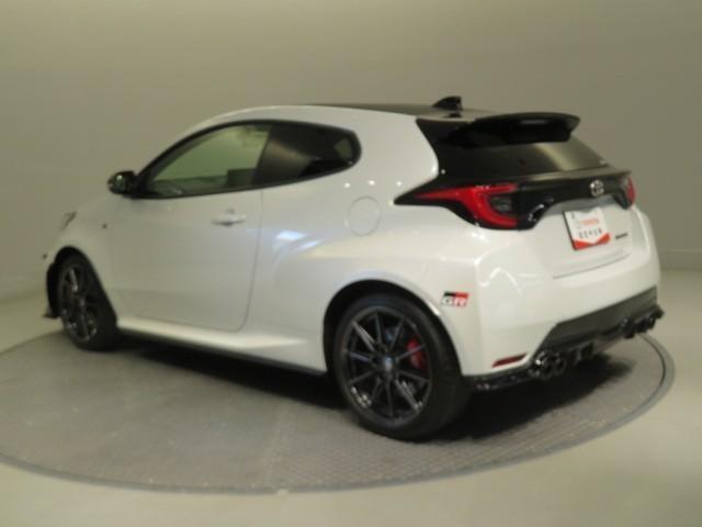 ＧＲヤリス ＲＺ　ハイパフォーマンス　６速マニュアル　ＥＴＣ　ドラレコ　ＬＥＤヘッドランプ　スマートキー　キーレス　４ＷＤ　ワンオーナー（6枚目）