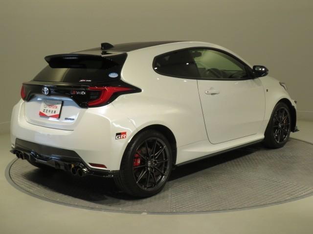 ＧＲヤリス ＲＺ　ハイパフォーマンス　６速マニュアル　ＥＴＣ　ドラレコ　ＬＥＤヘッドランプ　スマートキー　キーレス　４ＷＤ　ワンオーナー（8枚目）