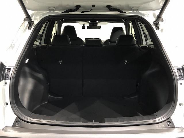 カローラクロス ハイブリッド　Ｚ　衝突被害軽減システム　メモリーナビ　バックカメラ　ＥＴＣ　ドラレコ　ミュージックプレイヤー接続可　電動シート　ハーフレザー　オートクルーズコントロール　ＬＥＤヘッドランプ　スマートキー　キーレス（12枚目）