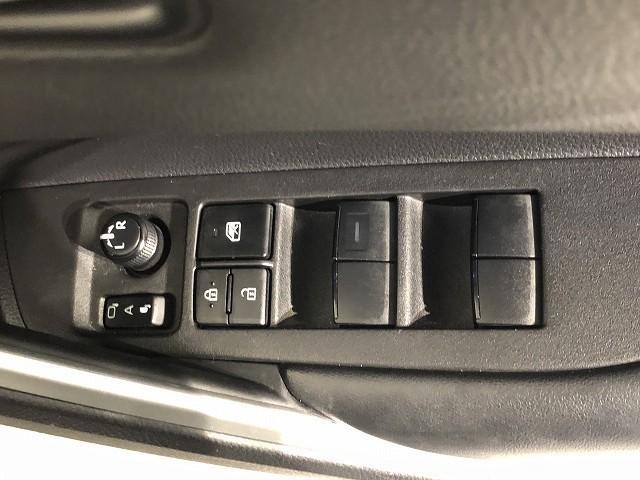 カローラクロス ハイブリッド　Ｚ　衝突被害軽減システム　メモリーナビ　バックカメラ　ＥＴＣ　ドラレコ　ミュージックプレイヤー接続可　電動シート　ハーフレザー　オートクルーズコントロール　ＬＥＤヘッドランプ　スマートキー　キーレス（16枚目）