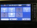 Bluetooth(ブルートゥース)接続機能付き。スマートフォンなどからお気に入りの音楽をワイヤレス再生できます。ドライブがさらに楽しくなりますね。