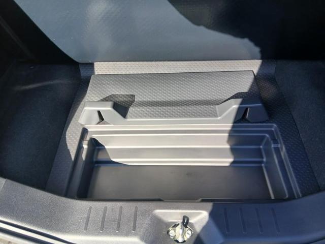 ルーミー カスタムＧ　フルセグ　ミュージックプレイヤー接続可　バックカメラ　衝突被害軽減システム　ＥＴＣ　両側電動スライド　ＬＥＤヘッドランプ　アイドリングストップ（17枚目）