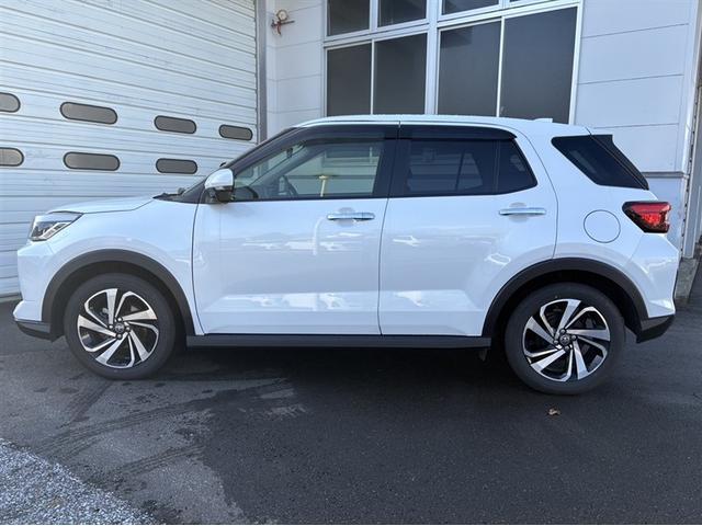 ライズ Ｚ　４ＷＤ　ミュージックプレイヤー接続可　衝突被害軽減システム　ＬＥＤヘッドランプ　ワンオーナー　アルミホイール　キーレス　ＡＢＳ　エアバッグ　スマートキー　オートクルーズコントロール（3枚目）