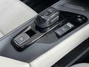 SPORT、ECO、NORMALの3種類のドライブモードを設定★オートブレーキホールドスイッチも★