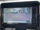 ナビのモニターにバックカメラの映像が映り、車庫入れや後退時の運転補助をしてくれます。