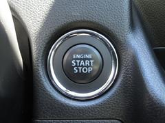 プッシュスタートボタンで簡単にエンジンをかけることができます。 7