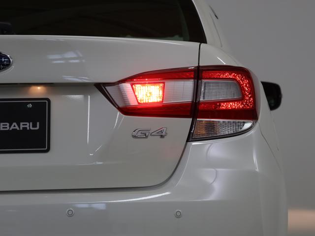 インプレッサG4 2.0i-Sアイサイト 本革シート/ビルトインナビ/ETC(11枚目)